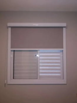 PERSIANA ROLÔ BLACKOUT CAIXA BOX COM GUIAS